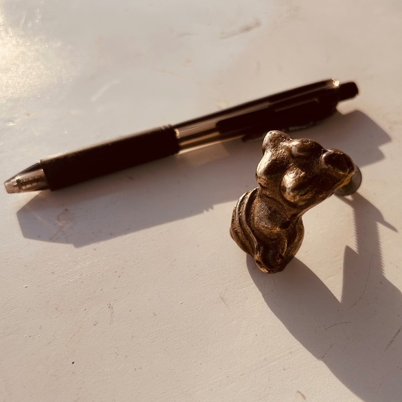 4 Antique Romanesque Female Busts Solid Brass 1.5 x 1 x 1.5" Drawer Knobs - Rare - Picture 4 of 7